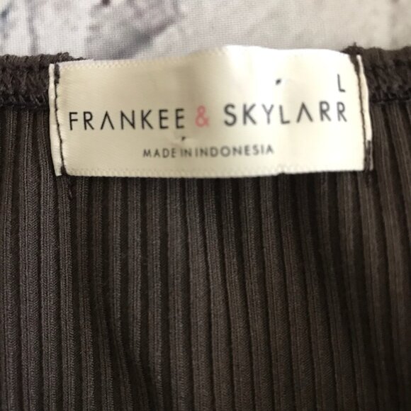 Frankee & Skylarr Brown Ribbed‎ Bow Top Women’s Size Large Puff Short Sleeves - Picture 3 of 7